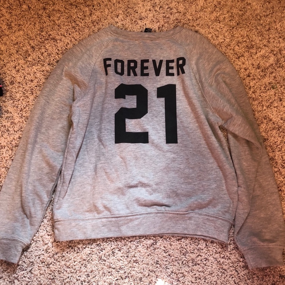 Forever 21 gray crewneck sweatshirt